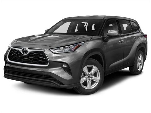 Certified 2022 Toyota Highlander LE image 1