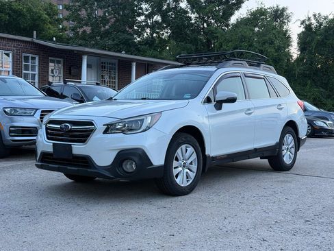 Used 2019 Subaru Outback 2.5i Premium w/ Popular Package #2 AWD/4WD image 4