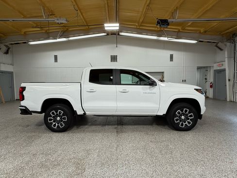 Used 2023 Chevrolet Colorado LT w/ LT Convenience Package III image 5