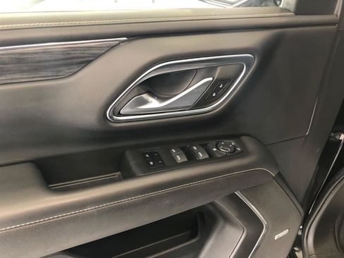Used 2022 GMC Yukon SLT AWD/4WD image 6