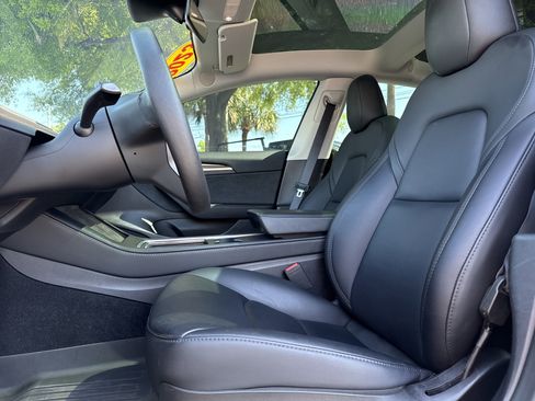 Used 2023 Tesla Model 3 Standard Range image 15