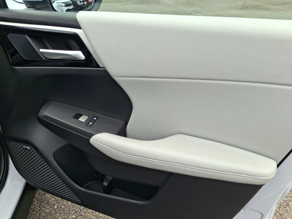 Used 2025 Mitsubishi Outlander SE AWD/4WD image 10