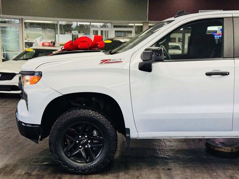 Used 2023 Chevrolet Silverado 1500 Custom Trail Boss AWD/4WD image 19