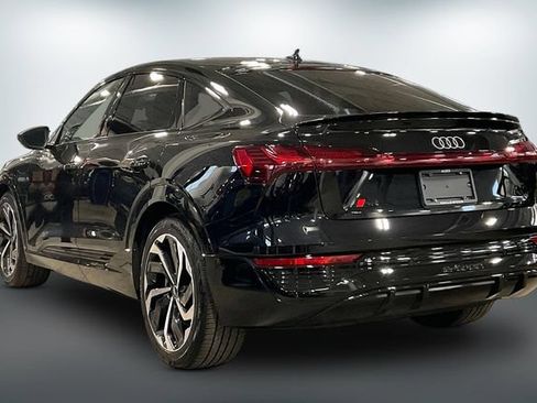 Used 2024 Audi Q8 e-tron Premium Plus w/ Premium Plus Package AWD/4WD image 12
