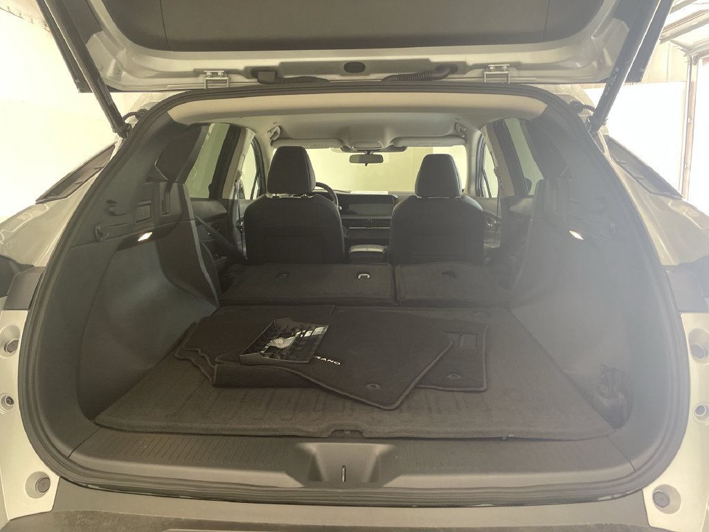 Certified 2025 Nissan Murano SV FWD image 17