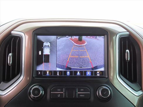 Used 2021 Chevrolet Silverado 3500 High Country w/ Z71 Off-Road Package image 24