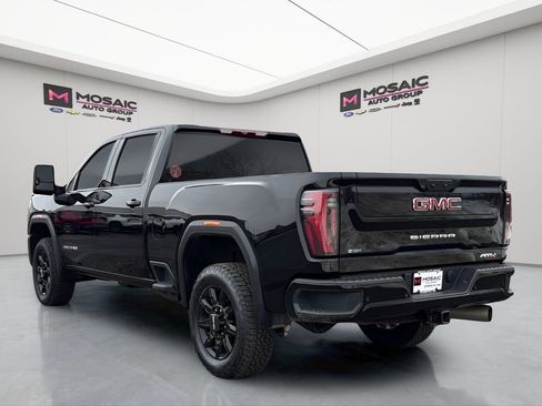 Used 2025 GMC Sierra 2500 AT4 AWD/4WD image 5