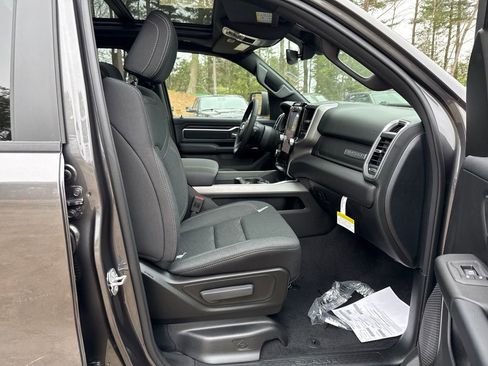 New 2026 RAM 1500 4x4 Crew Cab image 29