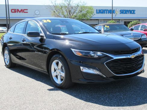 Used 2024 Chevrolet Malibu LT FWD image 1