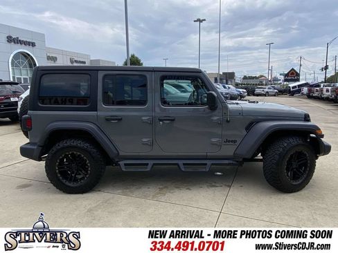 Used 2023 Jeep Wrangler Unlimited Sport AWD/4WD image 43
