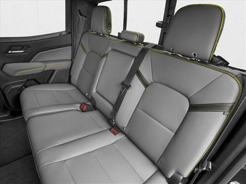 New 2026 Chevrolet Colorado ZR2 AWD/4WD image 9