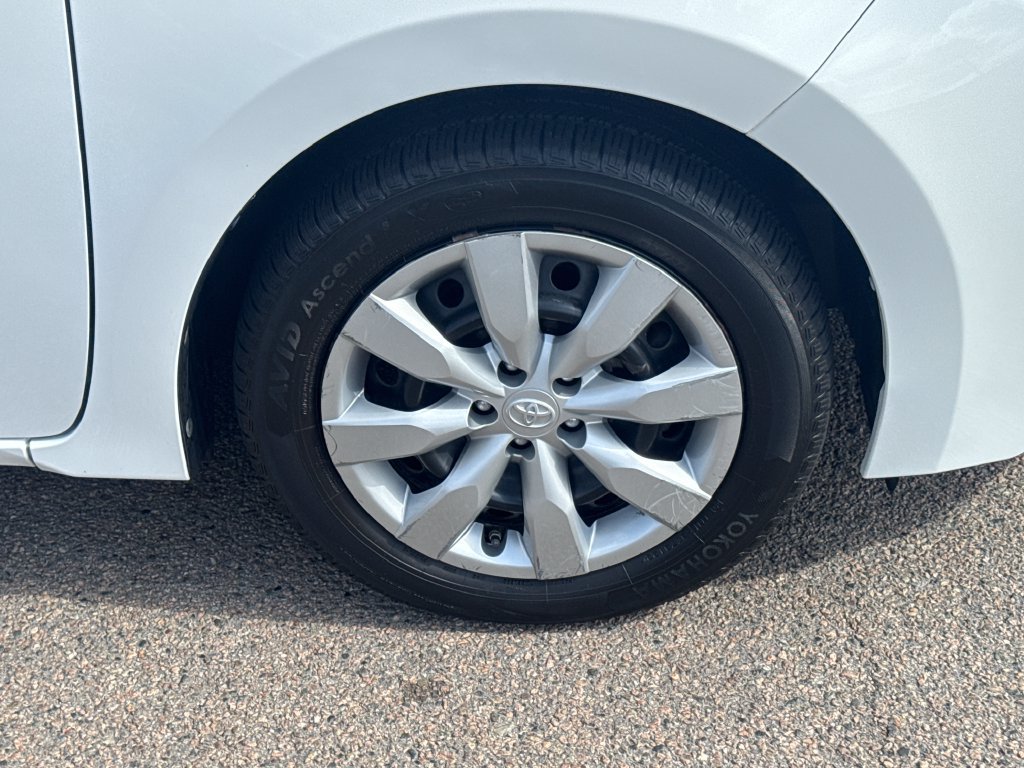Used 2016 Toyota Corolla LE FWD image 42