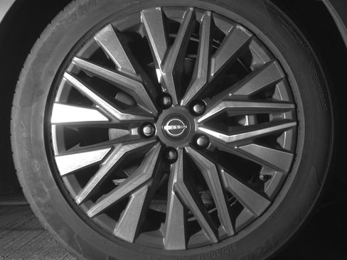 Used 2025 Nissan Altima 2.5 SV image 13