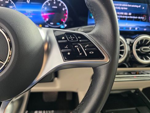 Certified 2025 Mercedes-Benz GLA 250 image 19