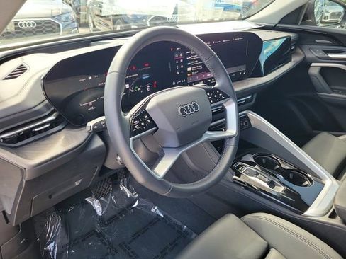 Certified 2025 Audi Q5 Premium Plus w/ Premium Plus AWD/4WD image 17