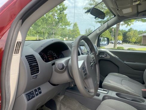 Used 2017 Nissan Frontier SV AWD/4WD image 14