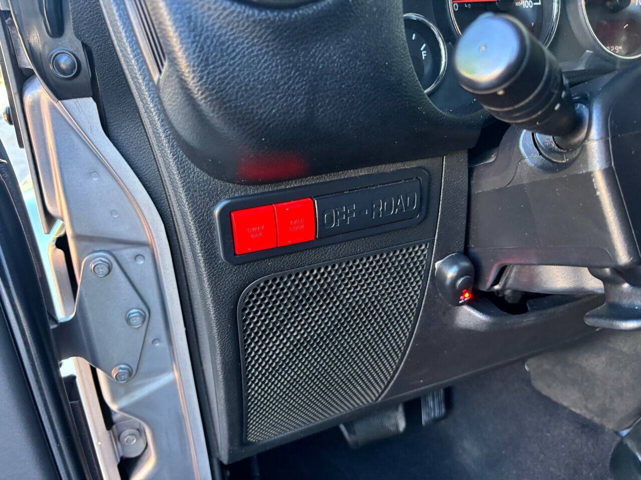 Used 2018 Jeep Wrangler Unlimited Rubicon AWD/4WD image 31