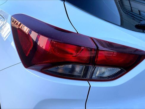 Used 2021 Chevrolet TrailBlazer LS image 28