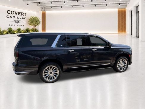 Used 2023 Cadillac Escalade ESV Premium Luxury RWD image 13