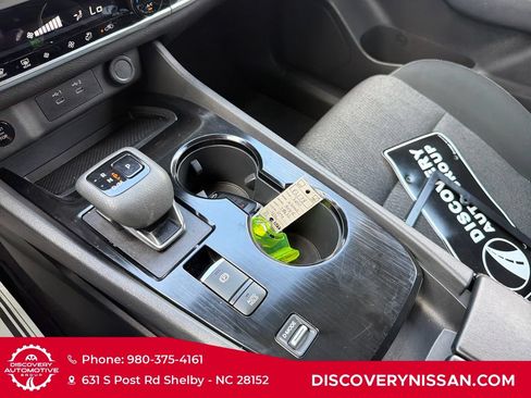 Certified 2025 Nissan Rogue SV FWD image 19