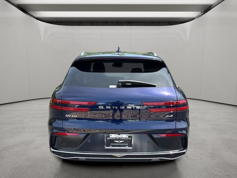 Certified 2026 Genesis GV70 2.5T Advanced AWD/4WD image 4