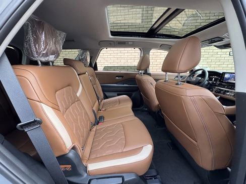 New 2026 Nissan Pathfinder Platinum AWD/4WD image 13