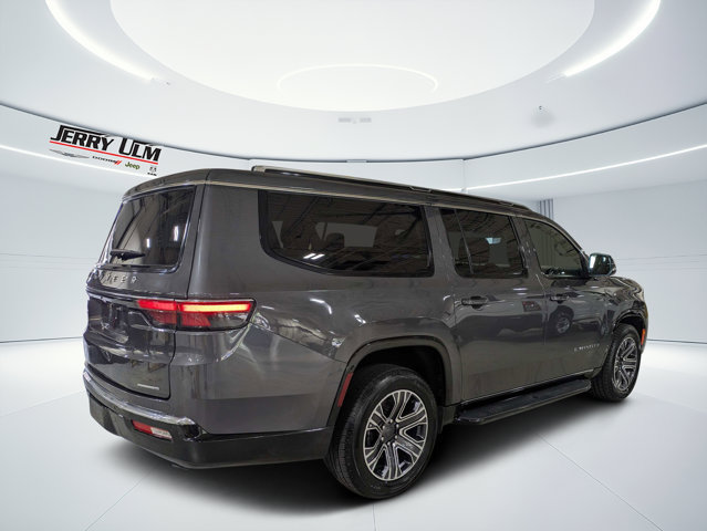 Certified 2024 Jeep Wagoneer L Series II w/ Flexible Seating Group AWD/4WD image 3