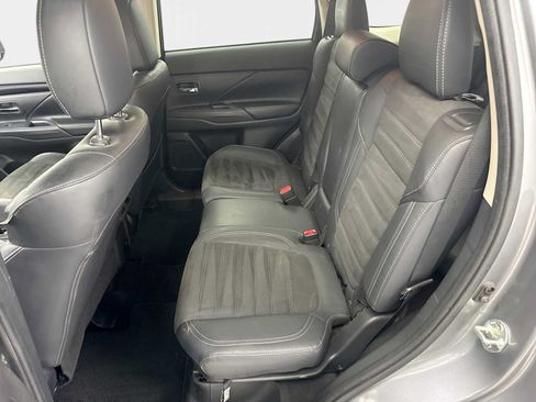 Used 2020 Mitsubishi Outlander SE AWD/4WD image 23