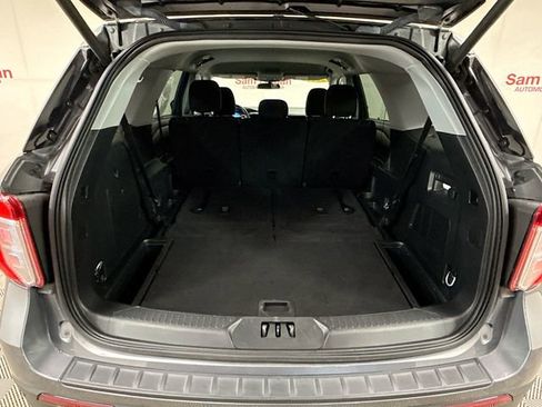 Used 2023 Ford Explorer XLT image 24