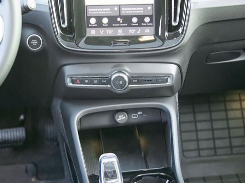 New 2026 Volvo XC40 B5 Ultra w/ Protection Package Premier image 28