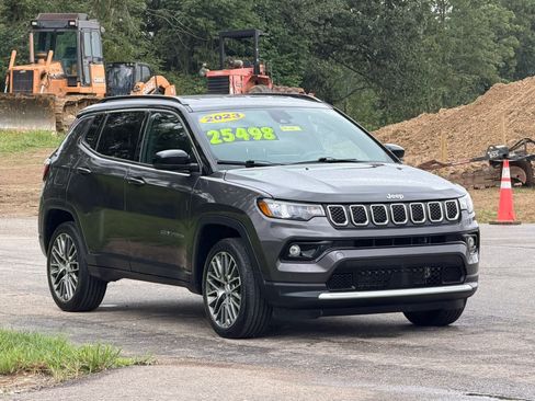 Used 2023 Jeep Compass Limited w/ Elite Group AWD/4WD image 1