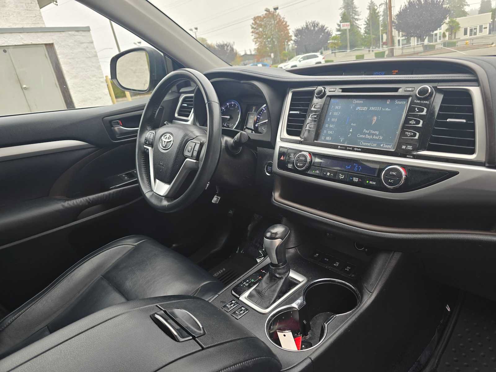 Used 2016 Toyota Highlander XLE AWD/4WD image 10
