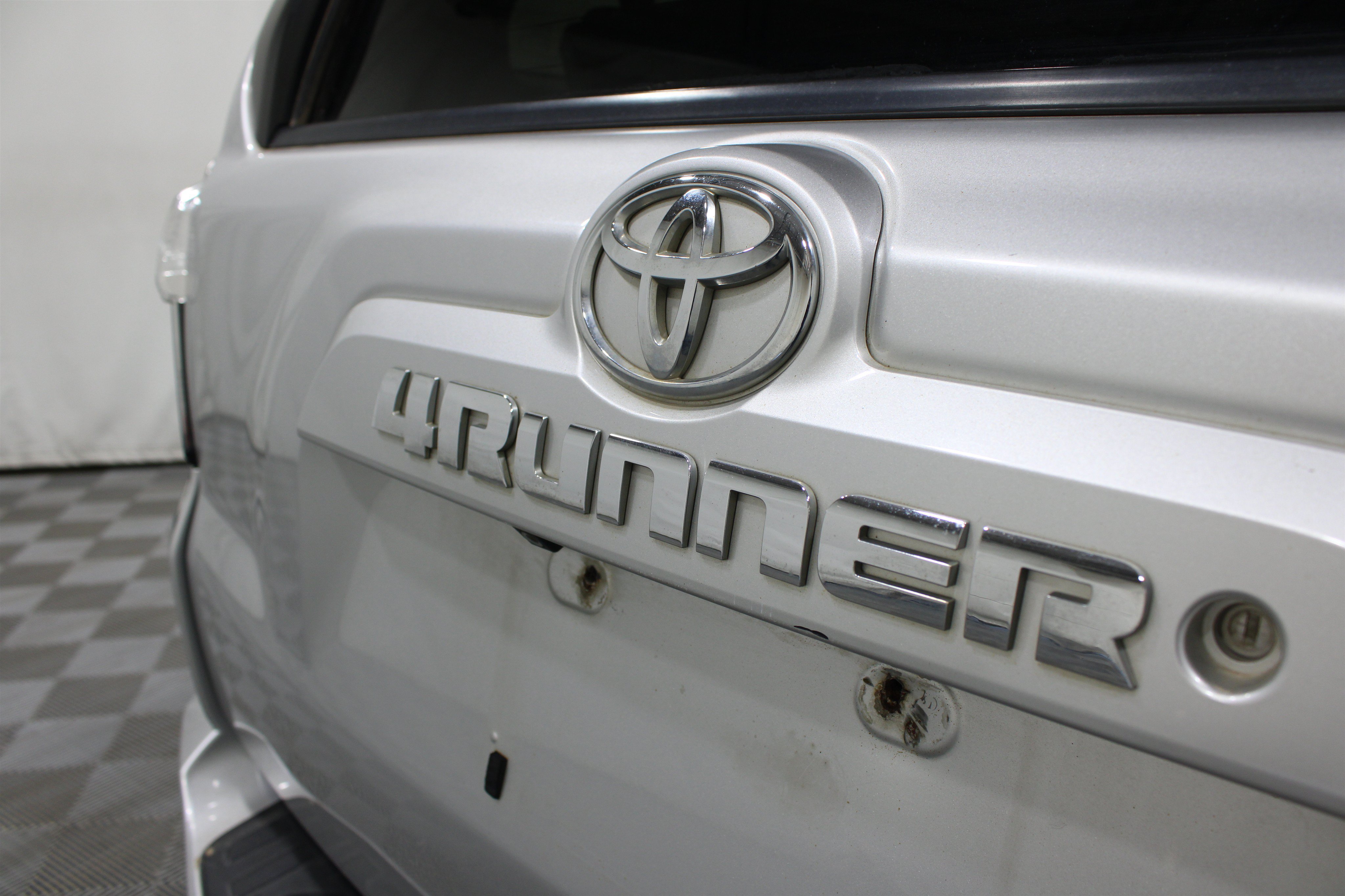 Used 2014 Toyota 4Runner SR5 AWD/4WD image 28