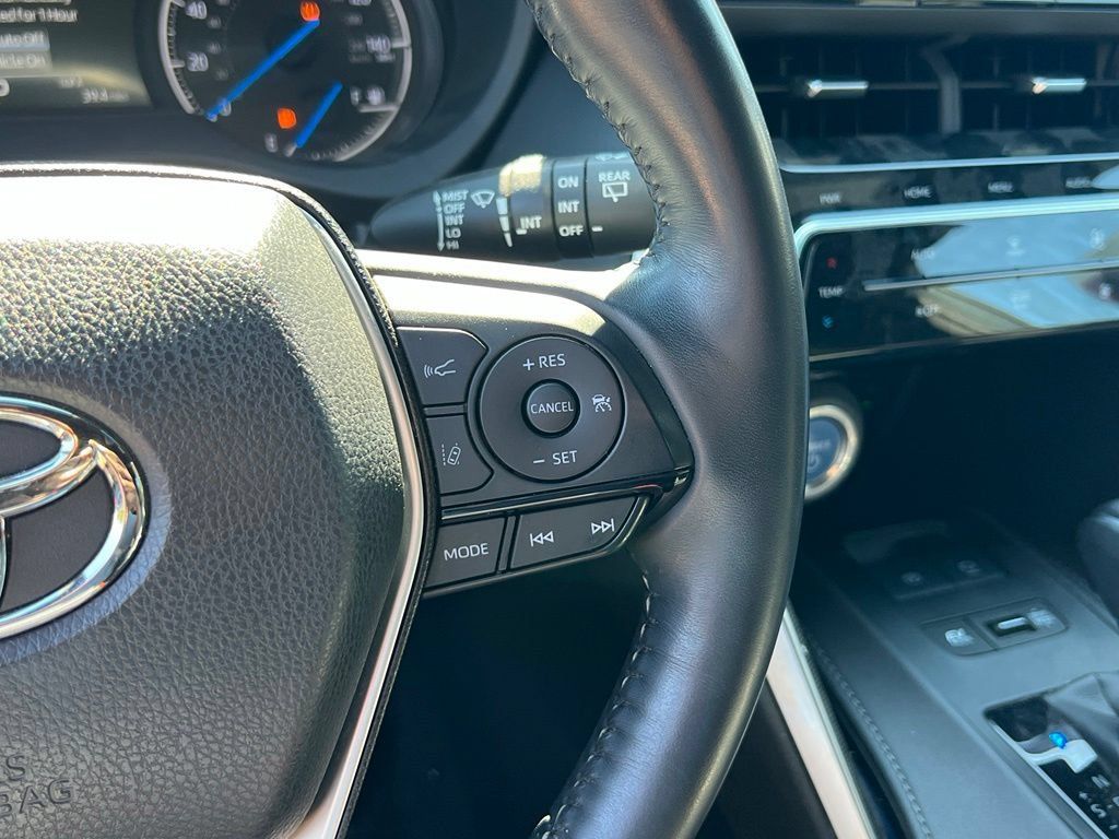 Used 2022 Toyota Venza Limited AWD/4WD image 19