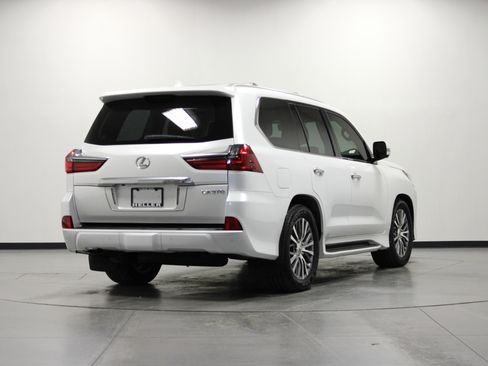 Used 2019 Lexus LX 570 4WD w/ Luxury Package image 4