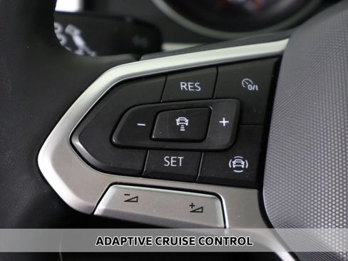 Used 2021 Volkswagen Atlas Cross Sport SE w/ Panoramic Sunroof Package AWD/4WD image 4