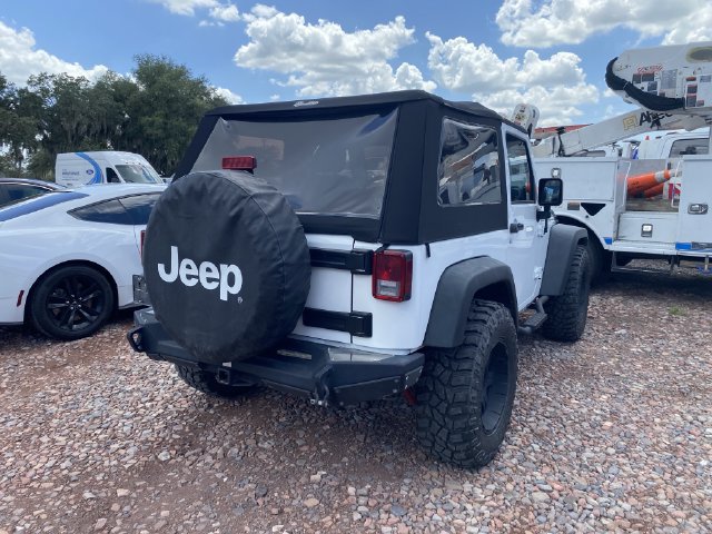 Used 2017 Jeep Wrangler Rubicon w/ Power Convenience Group AWD/4WD image 4