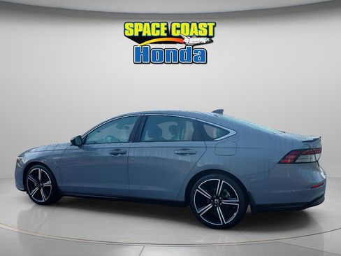 Used 2023 Honda Accord Sport image 5