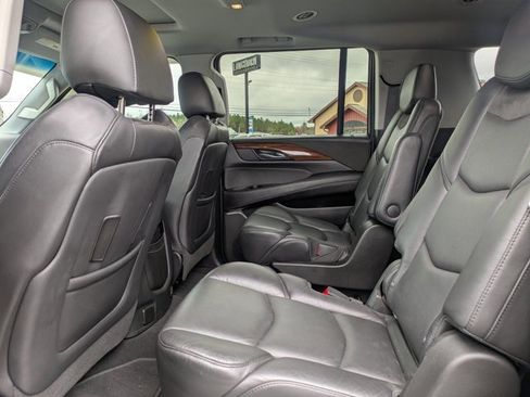 Used 2019 Cadillac Escalade ESV Luxury image 13