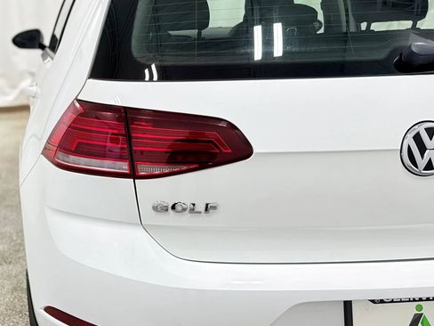 Used 2019 Volkswagen Golf SE image 36