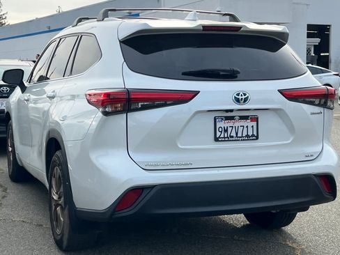 Used 2022 Toyota Highlander Bronze Edition image 6