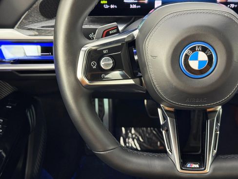 Used 2023 BMW i7 xDrive60 image 23