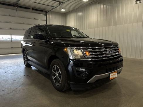 Used 2019 Ford Expedition XLT AWD/4WD image 2