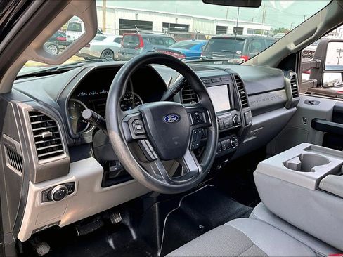 Used 2019 Ford F250 XL w/ STX Appearance Package image 14