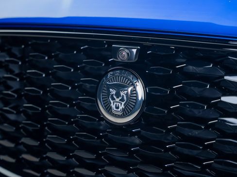 Used 2025 Jaguar F-PACE SVR 575 Edition AWD/4WD image 5