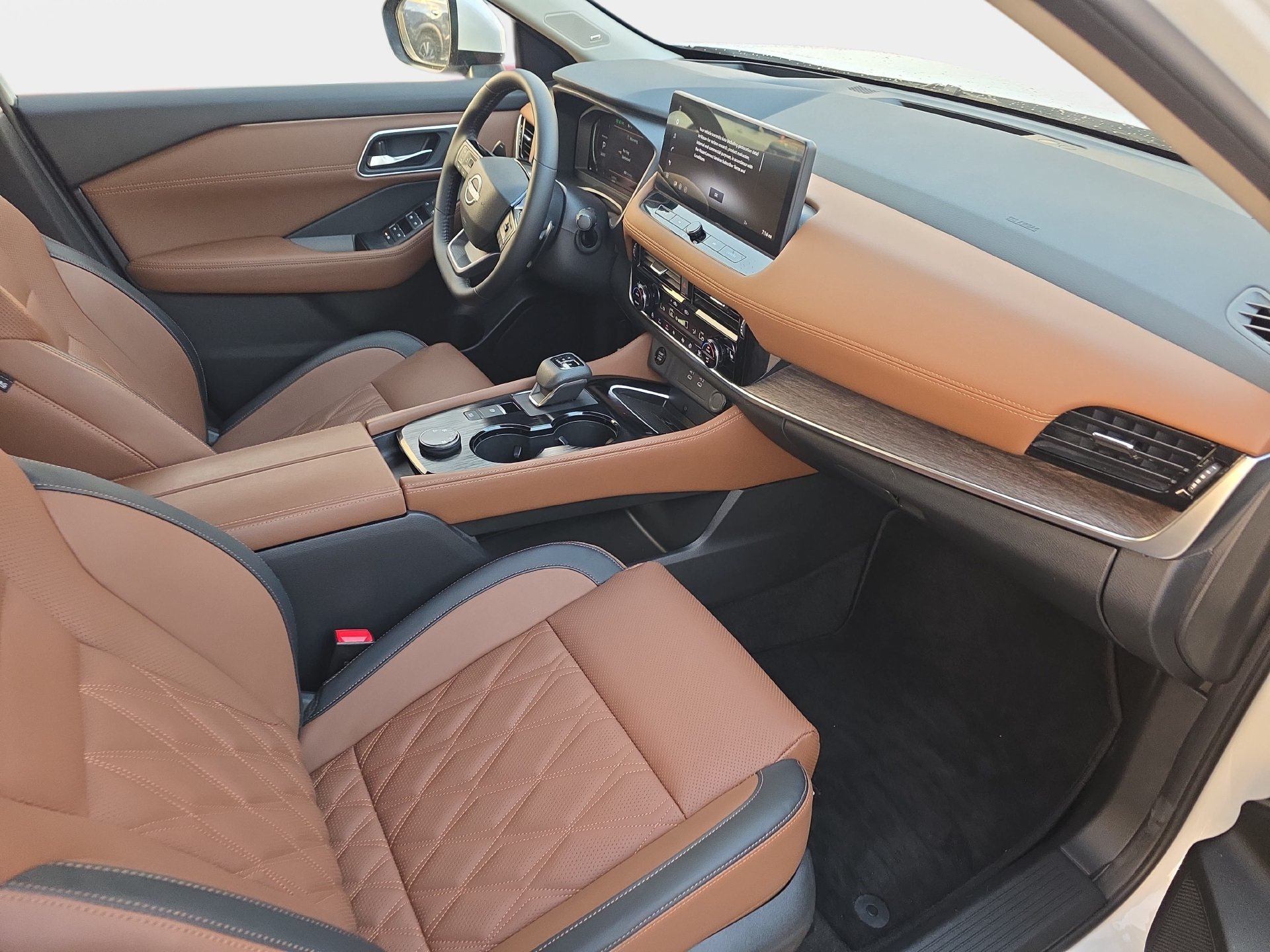 Used 2026 Nissan Rogue Platinum w/ Platinum Premium Package AWD/4WD image 10