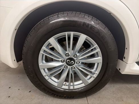 Used 2019 INFINITI QX80 Luxe w/ All-Season Package image 13
