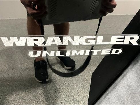 Used 2016 Jeep Wrangler Unlimited Rubicon AWD/4WD image 24
