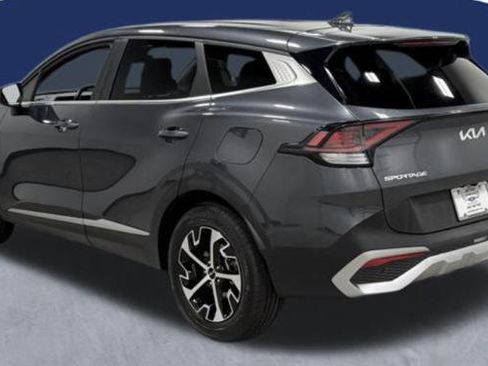Used 2023 Kia Sportage EX image 3