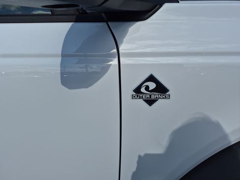 Used 2025 Ford Bronco Outer Banks image 7